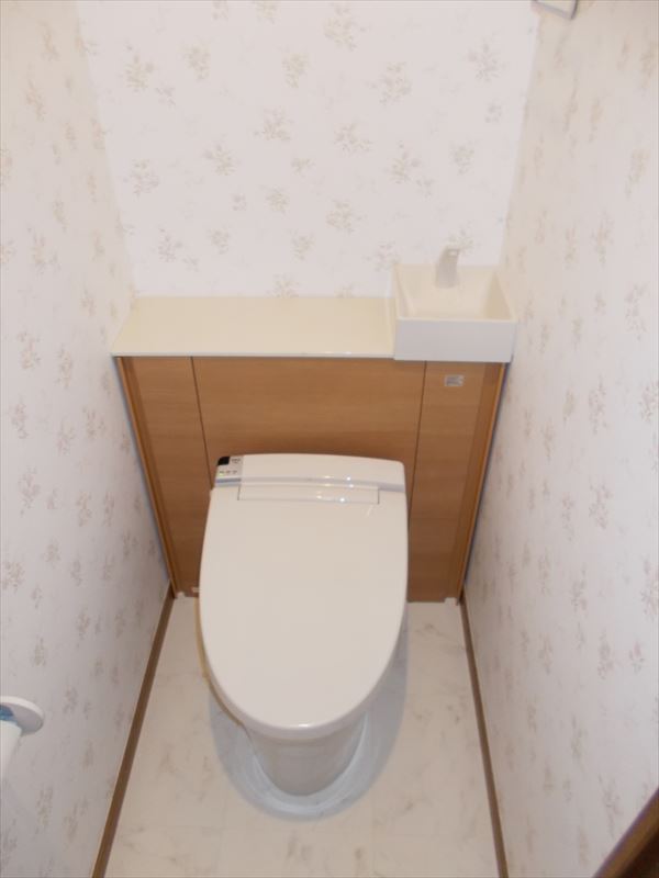 大人気！収納一体型トイレLIXILリフォレにお取替え